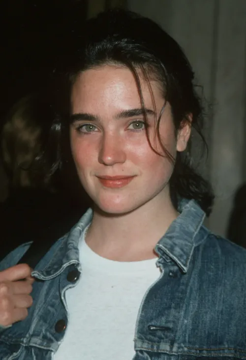 Thumbnail Jennifer Connelly: Timeless Beauty Revealed | rom003