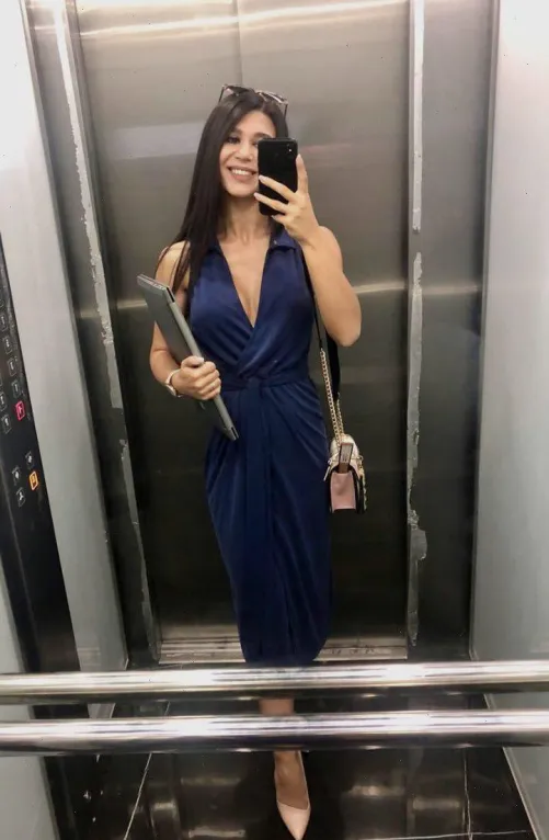 Thumbnail Cheerfull_Pink Shines in a Tight Dress - Share Your Opinion