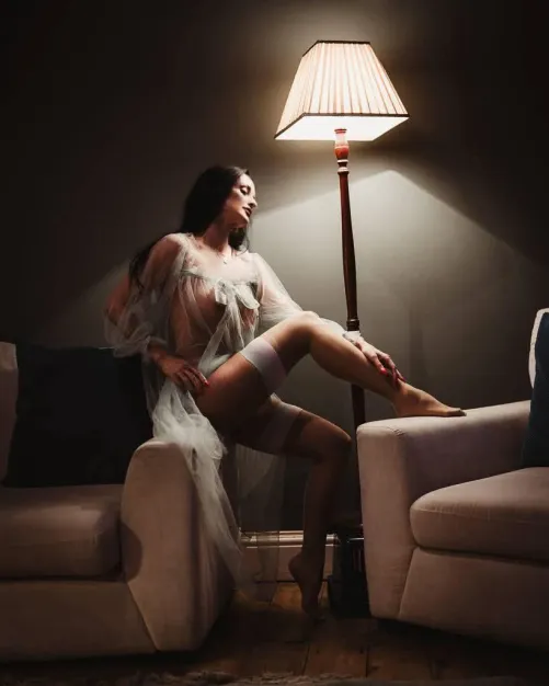 Thumbnail Captivating the Senses: Setting the Mood | Individual_Seesaw103 | LaBeauteFeminine