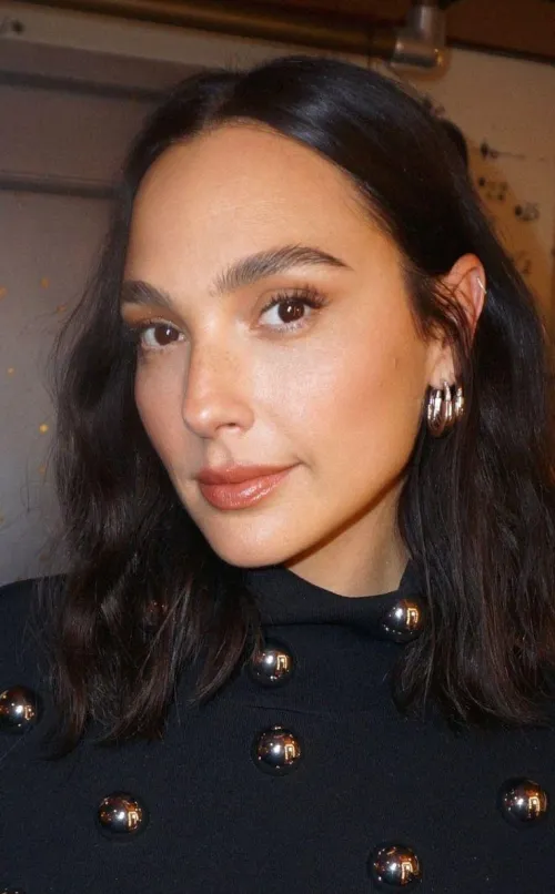 Thumbnail Only-Screen-2735 Showcases Gal Gadot's Gorgeousness - PrettyGirls