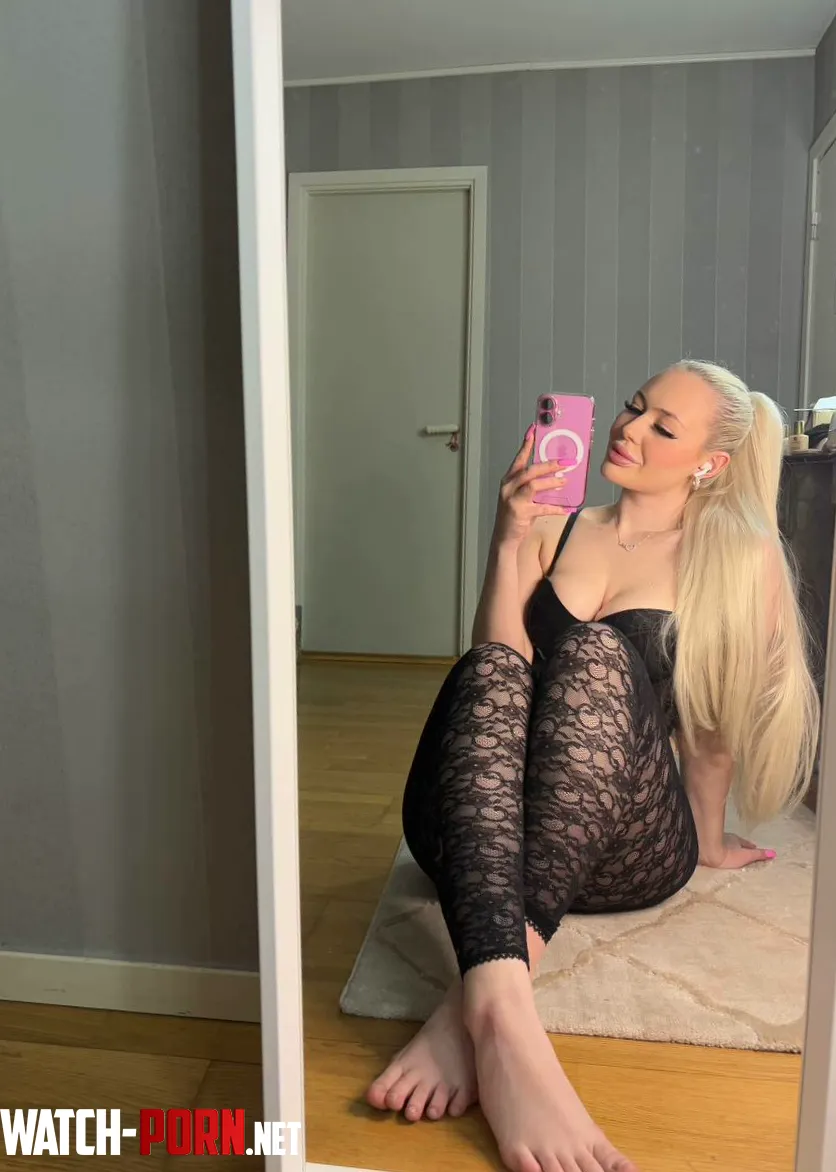 Im so horny right now and would want you to come over by Charming_Famela