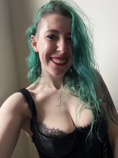 Thumbnail Weekend Excitement: sirenskiss3's Cleavage Showcase