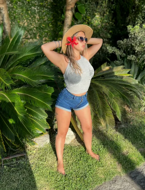 Thumbnail Blushing Adventures: Explore MILFs Beauty | Author Information2day