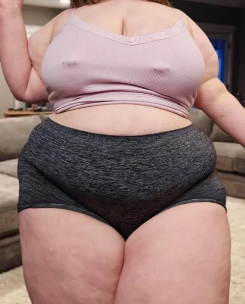 Thumbnail Stuffed to Perfection: chubbi_bunniii's Tummy Adventure