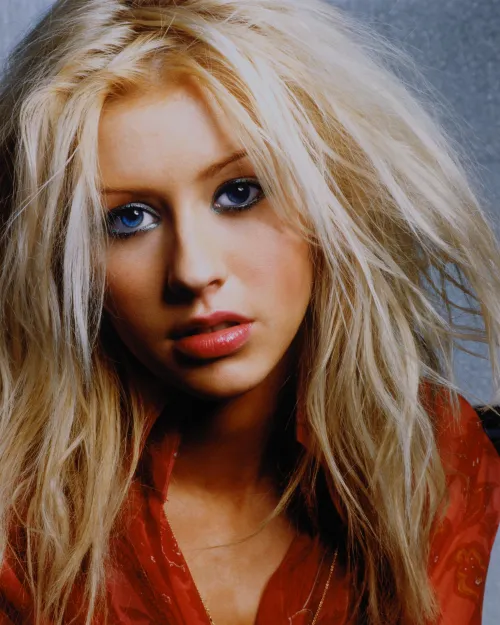 Thumbnail Christina Aguilera's Timeless Beauty | PrettyGirls