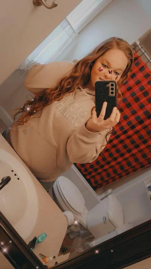 Thumbnail Embracing Hoodie Weather for Mirror Selfies | SexyCurvyPrincess
