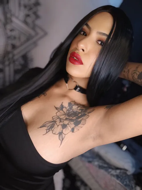 Thumbnail Armpit Admiration: Missraveen's Favorite Details Disclosed