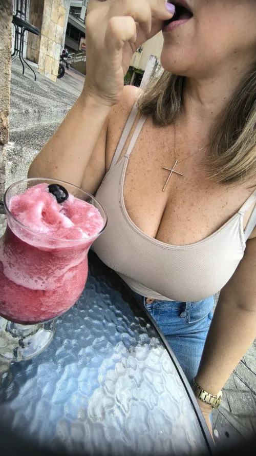 Thumbnail Busty and Divorced F50: Sarah_Diaz's Smash or Pass Story