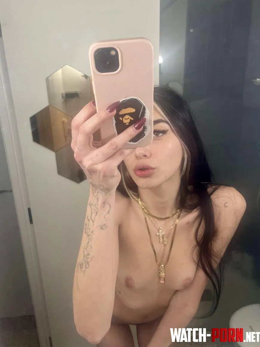 just a quick selfie of my boobs by naughtysophiaz