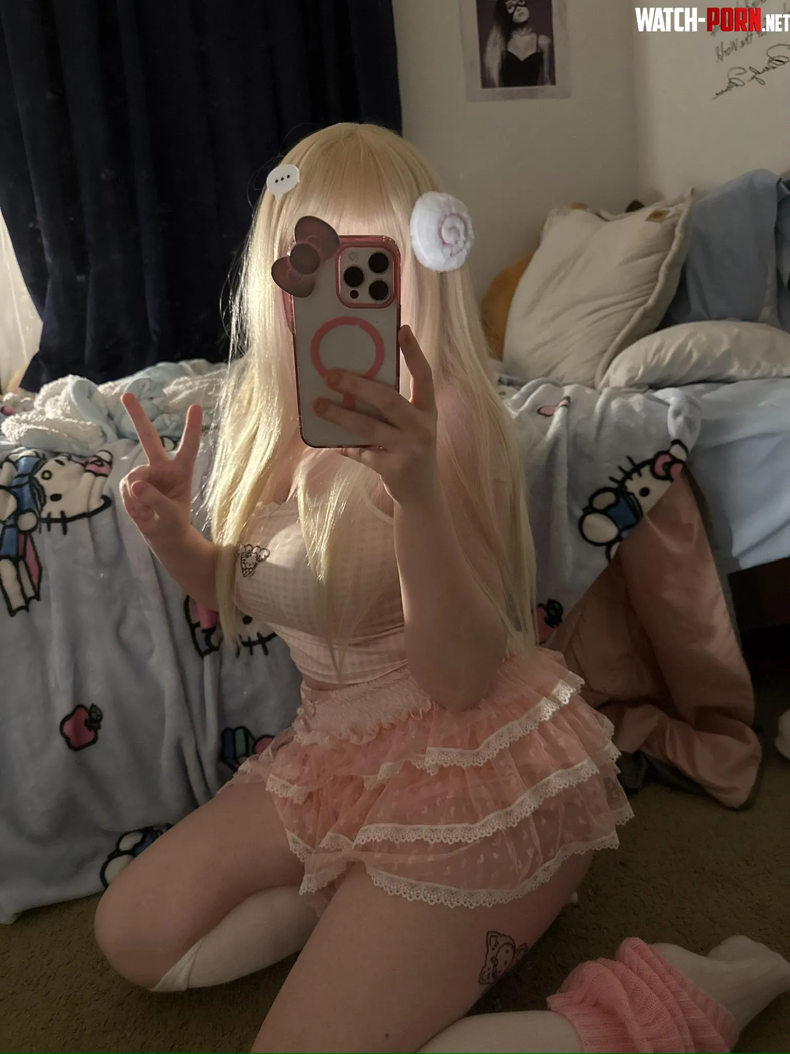 cute busty girl who likes pink by petiteschoolgirlxo