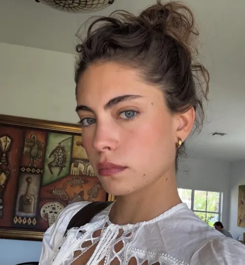 Thumbnail Julia Laresgoiti's Modeling Elegance | PrettyGirls