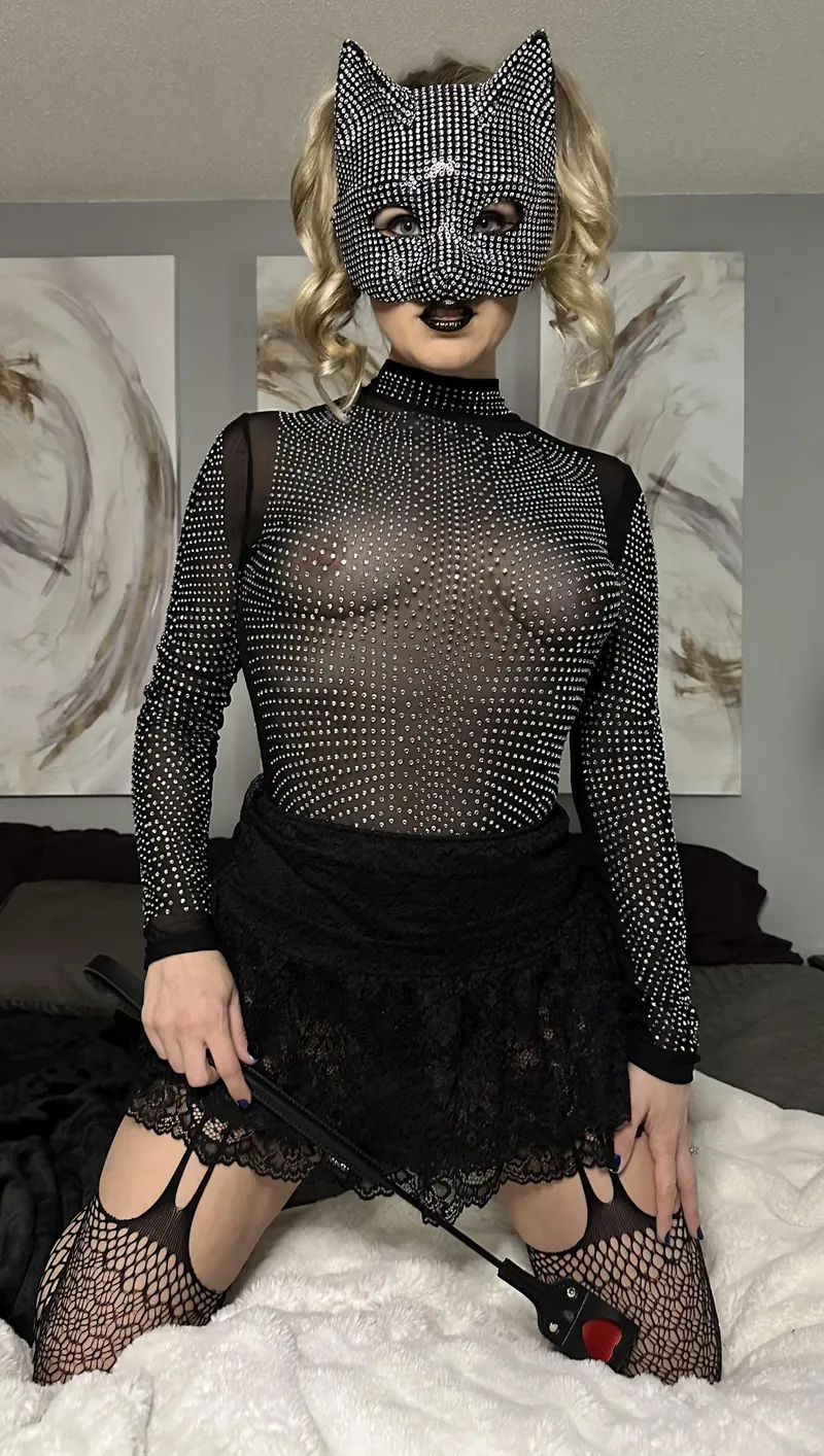 Thumbnail Dressed to Tease with a Hint of Mystery by Runa_Fox | VerifiedAmateurs