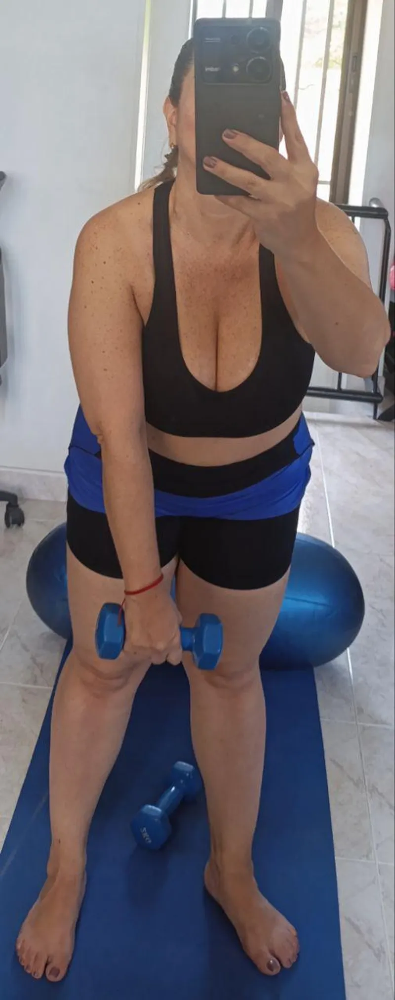 Thumbnail Stay Fit with Sarah_Diaz: A Journey into the Cleavage Category