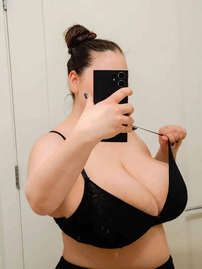 Thumbnail WitchyBytes: How My Straps Are Offering Support - cleavage