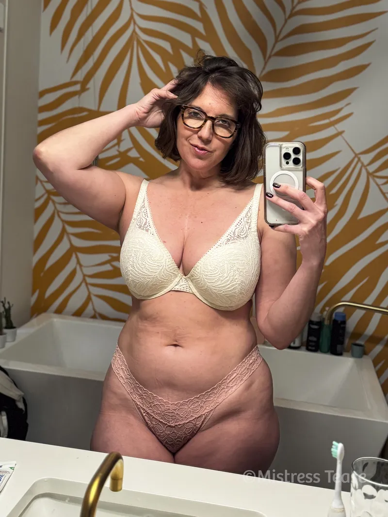 Thumbnail Mstrssts Reveals: The Innocence and Beauty of a 49-Year-Old
