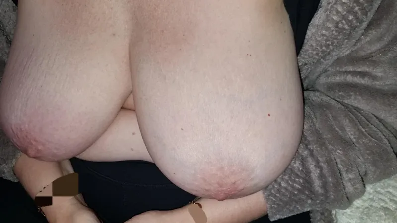 Thumbnail Evening Boobs: A Time for Relaxation | Far-Spot-6700