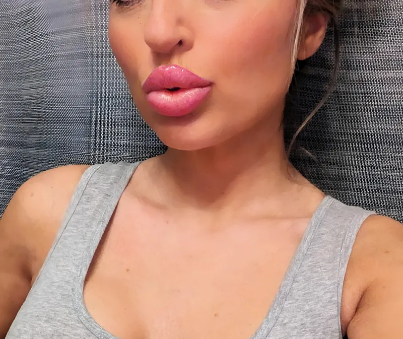 Thumbnail Indulge in Kissable Plumpness: Pouting Bliss by JessieLouJaxxxon