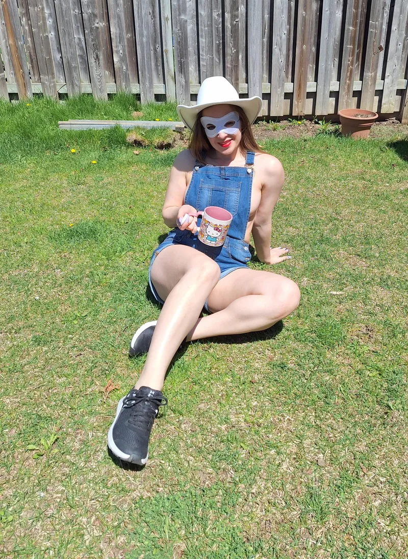 Thumbnail Get a Little Tan with MaskedModel4U's Legs