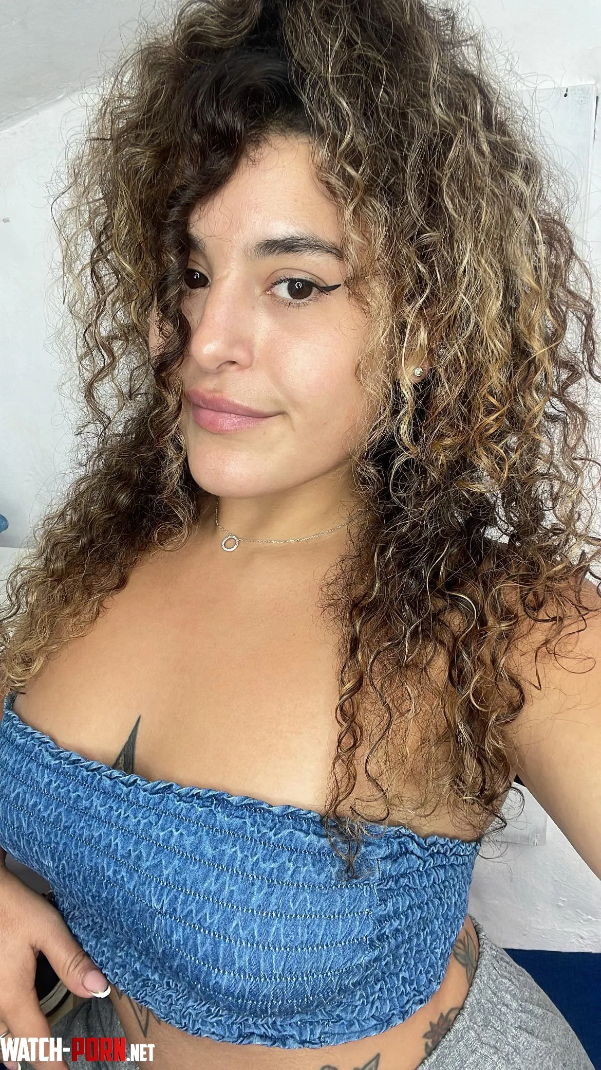 What do you think of my denim crop top? by curlyydoll