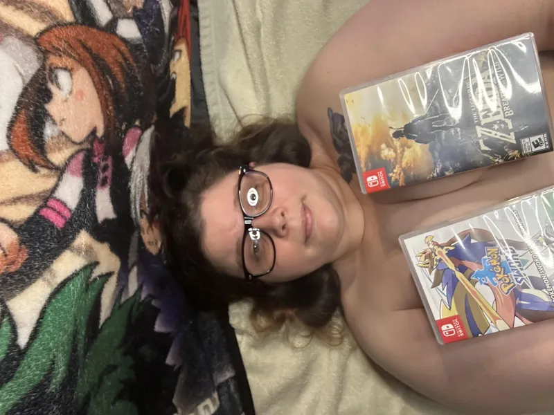 Thumbnail Lazy Weekend Vibes: Let's Relax | ThiiickPeaches93 | GWNerdy