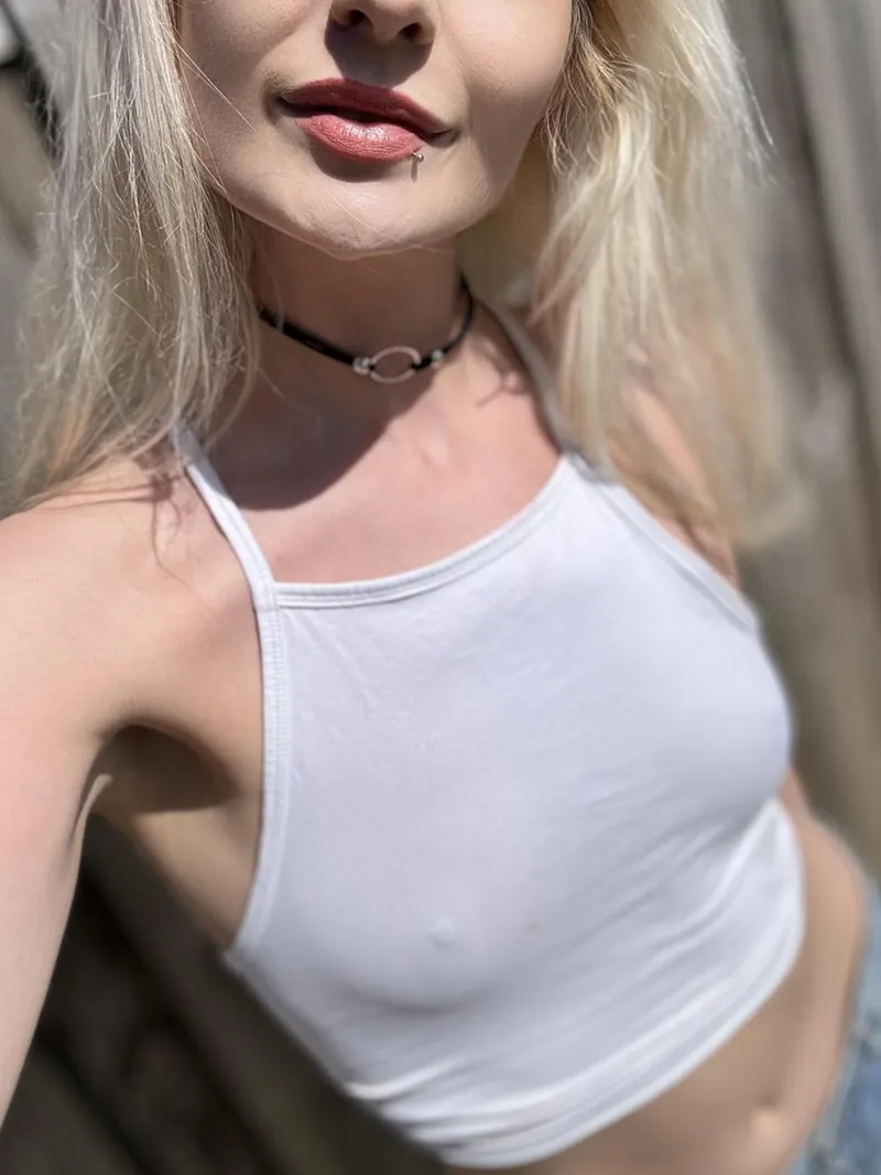 Thumbnail Embracing Freedom: Going Braless