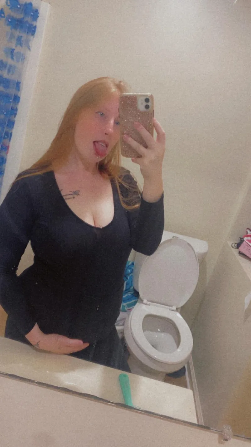 Thumbnail Dive into Pregnancy Fantasies with Sluttymamas