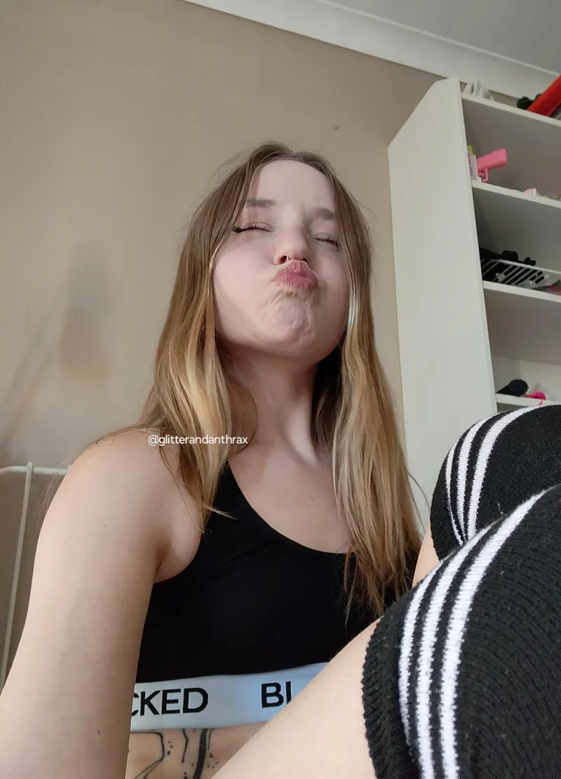 Thumbnail glitterandanthrax's Intriguing InstagramHotties Journey