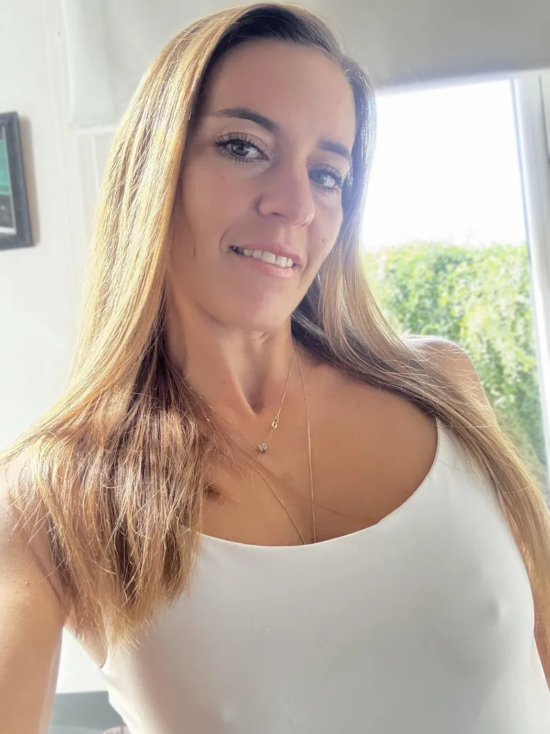 Thumbnail New_Alarm_7511's White Body Unveiled: braless Inspiration