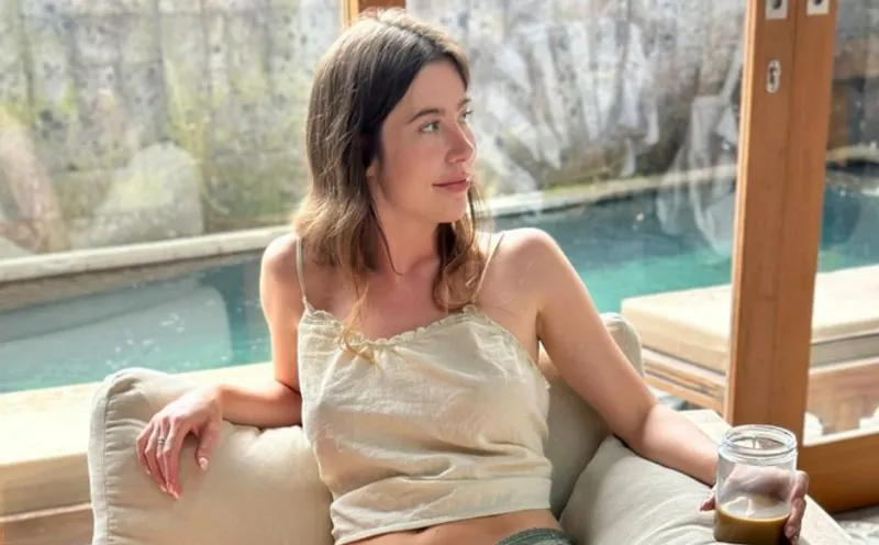 Thumbnail Morning Ritual: Braless and Coffee with battonellie