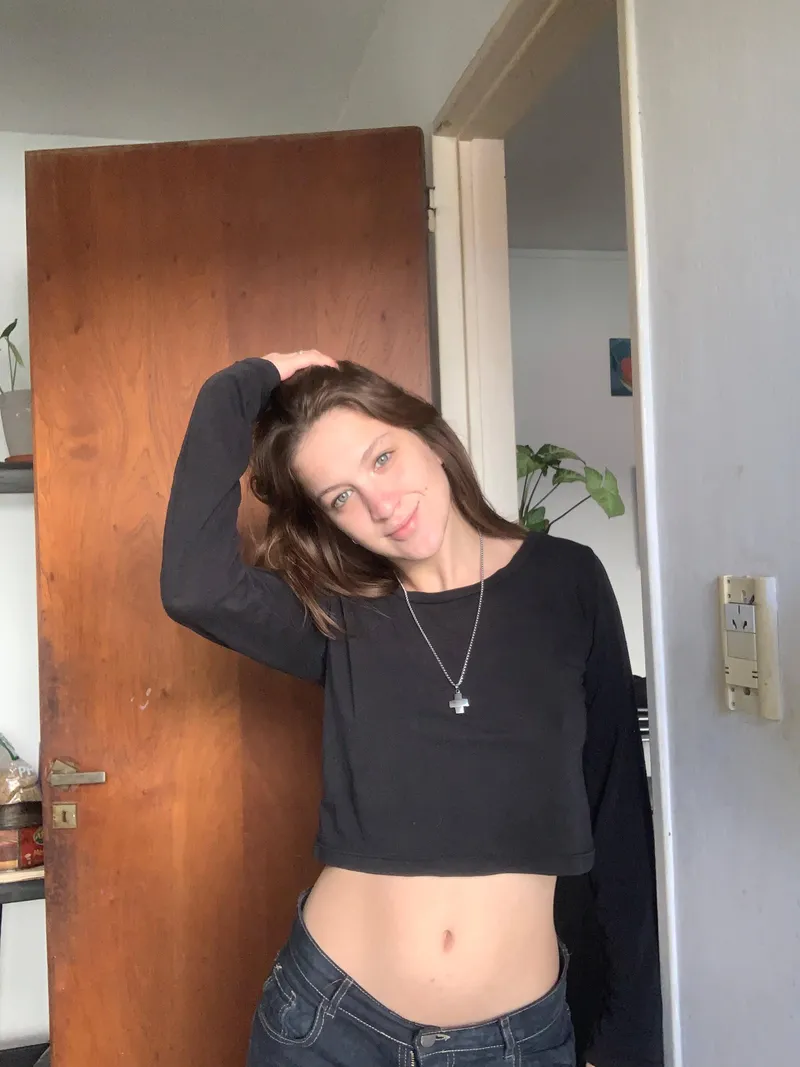Thumbnail Cozyheartedgirl Shares Why Nothing Beats a Good Crop Top