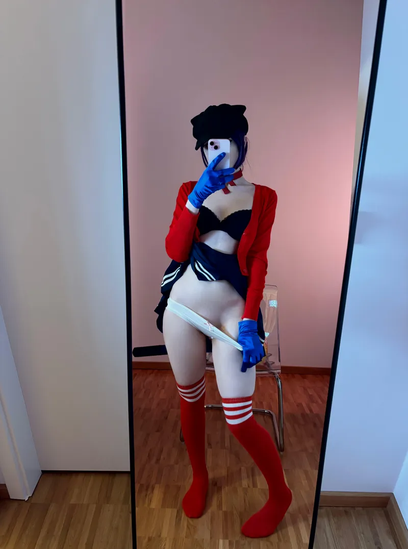 Thumbnail Axcy92's Mesmerizing Mita Cosplay
