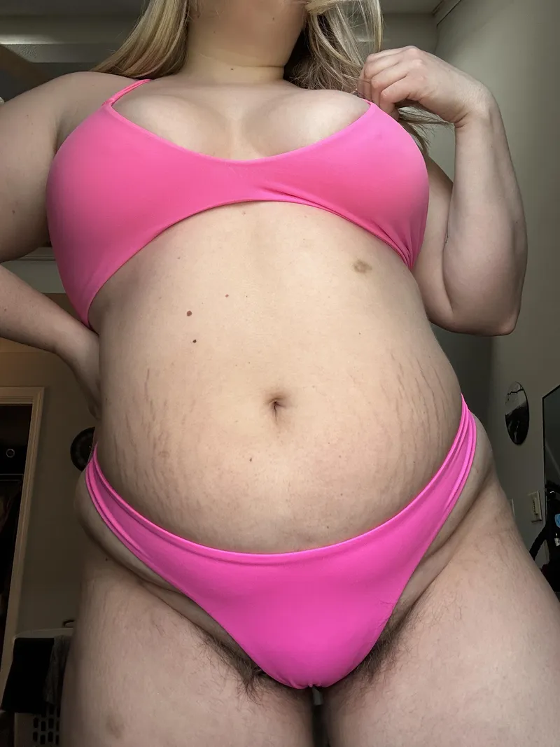 Thumbnail Would You Hit on Me at the Pool? A Revealing Article by skibunny1010
