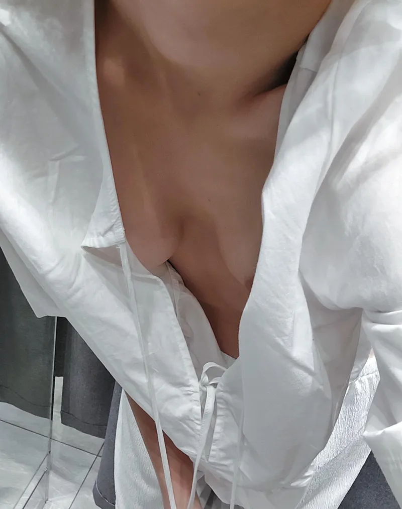 Thumbnail Teasing or Stripping: Your Choice? | SashaBarefoot | downblouse