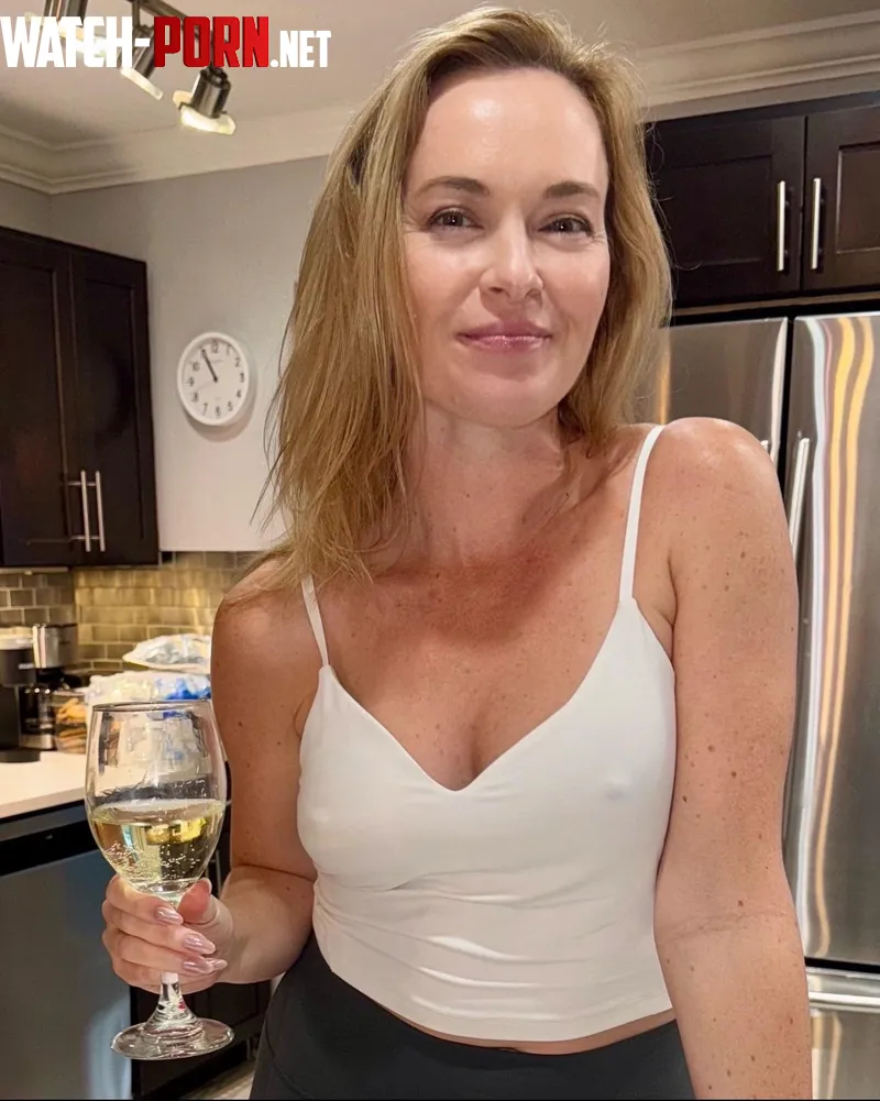 Braless in the kitchen [F48] by Kate_Monogamish