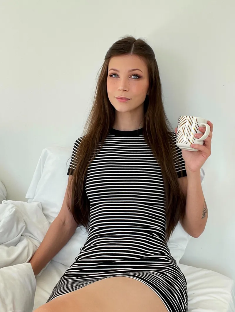 Thumbnail IvyNash's Coffee & Tight Dress Affair: A Perfect Combination
