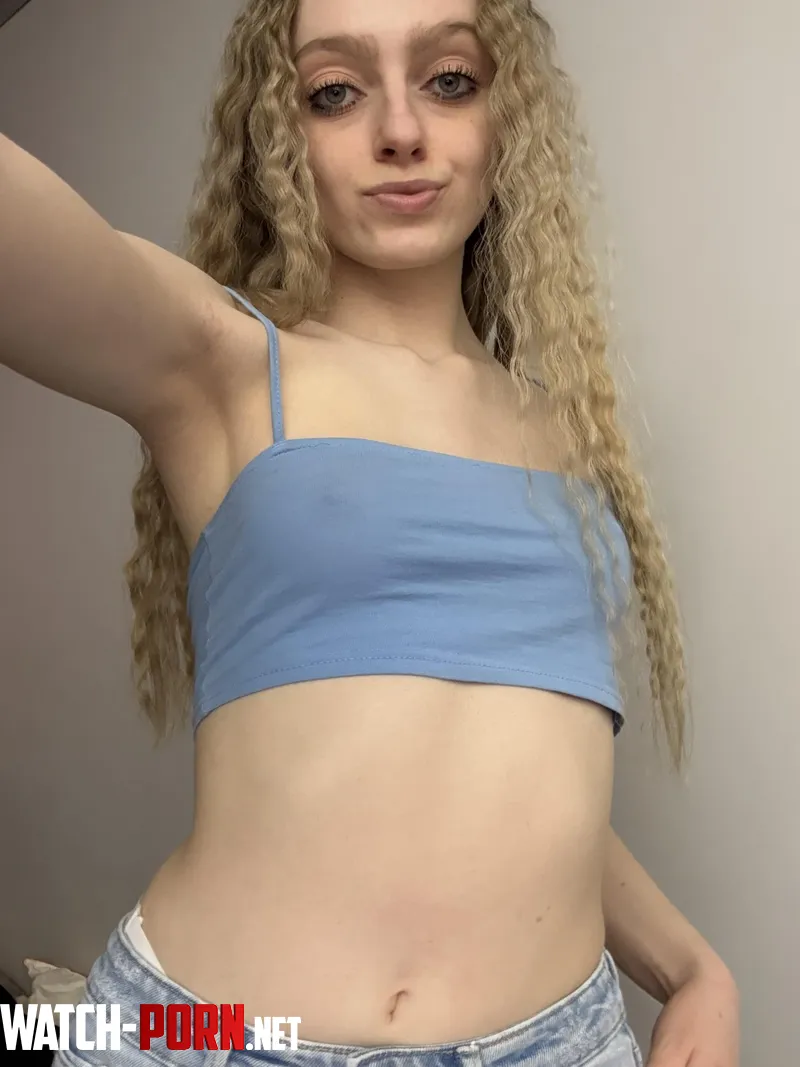 I love taking selfies by CrazyGoldenSiren