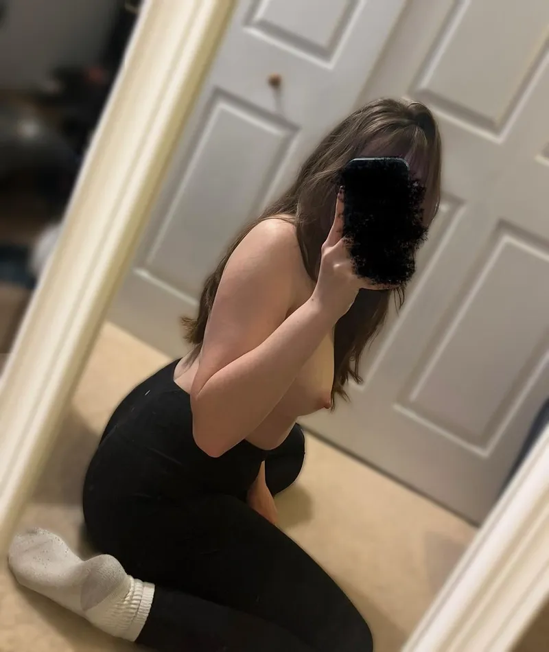 Thumbnail Seductive Offer: DrippingKitty69's Thigh Riding Proposal