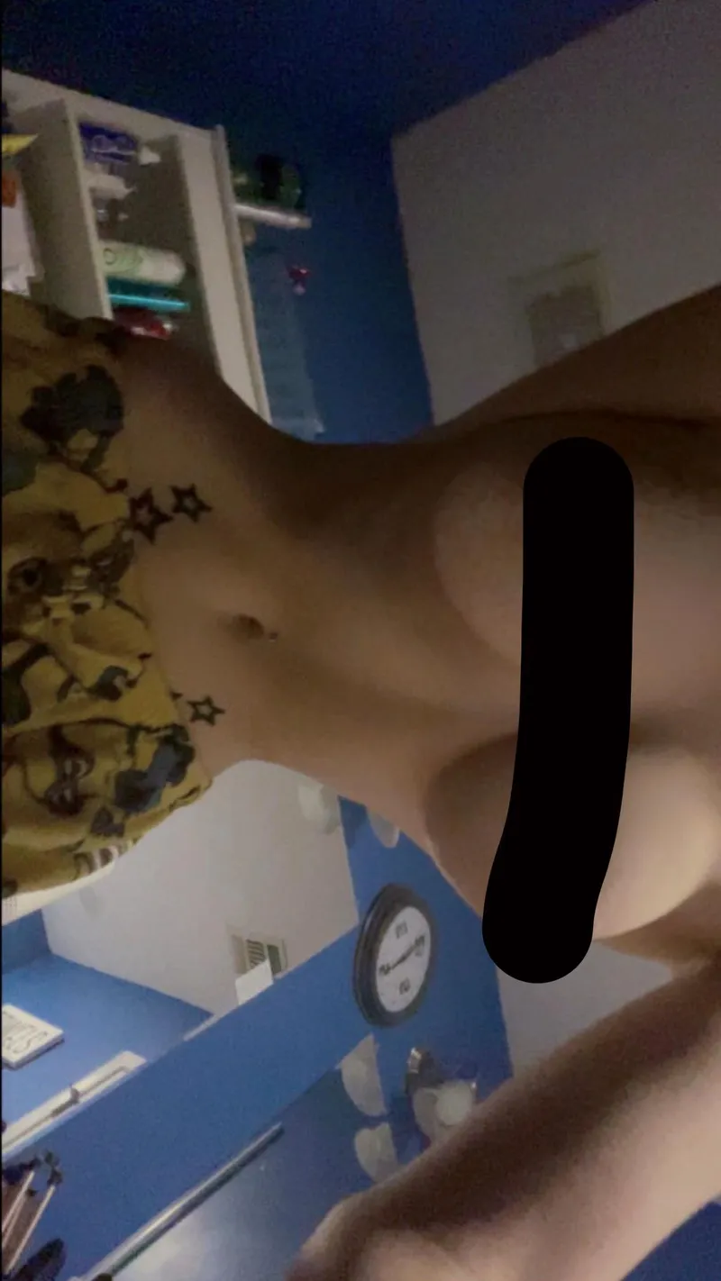 Thumbnail Civil_Swordfish6644's Intriguing Question | Gonewild18