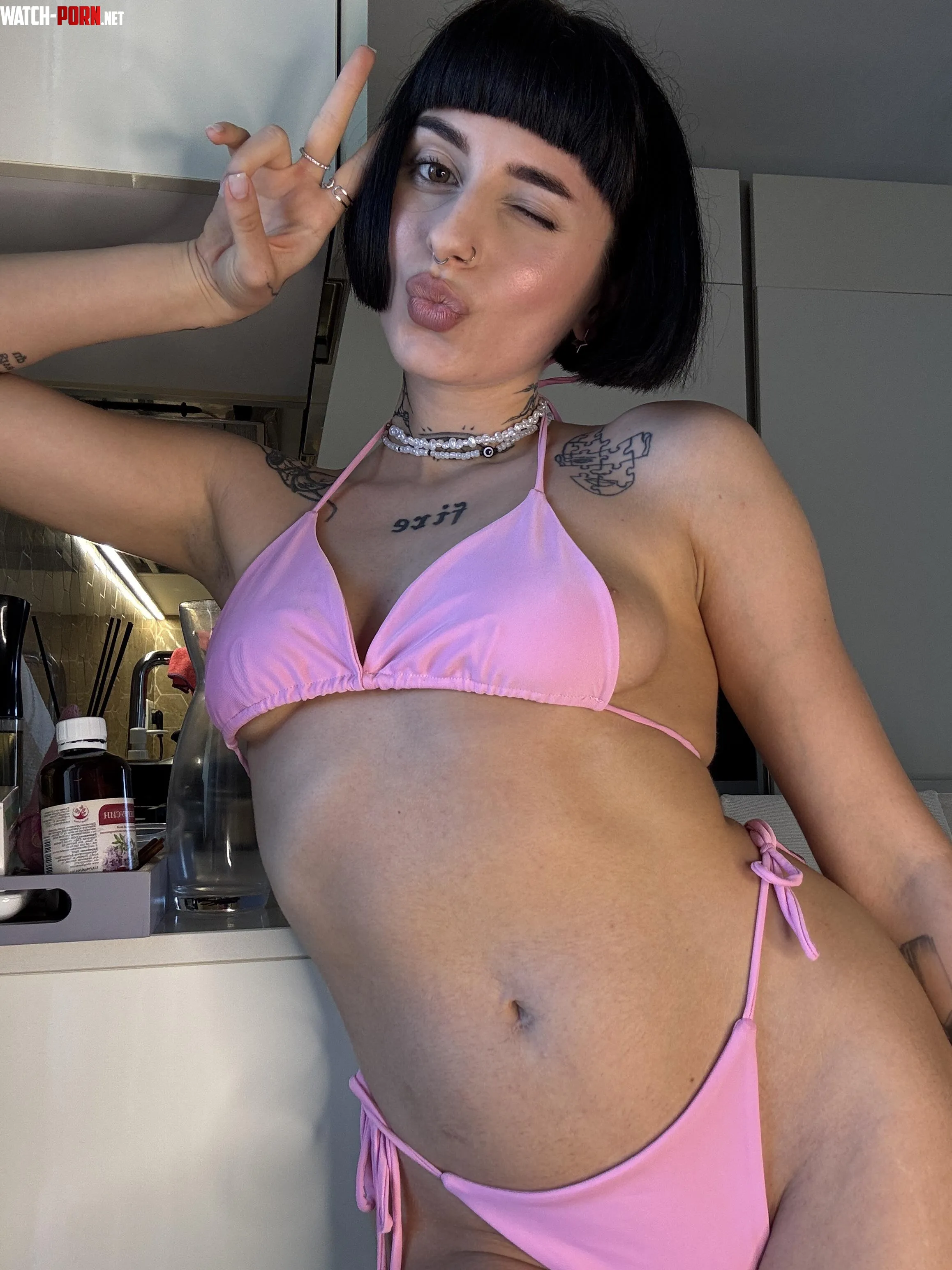 Pinky bikini mood by Brdsomevibe