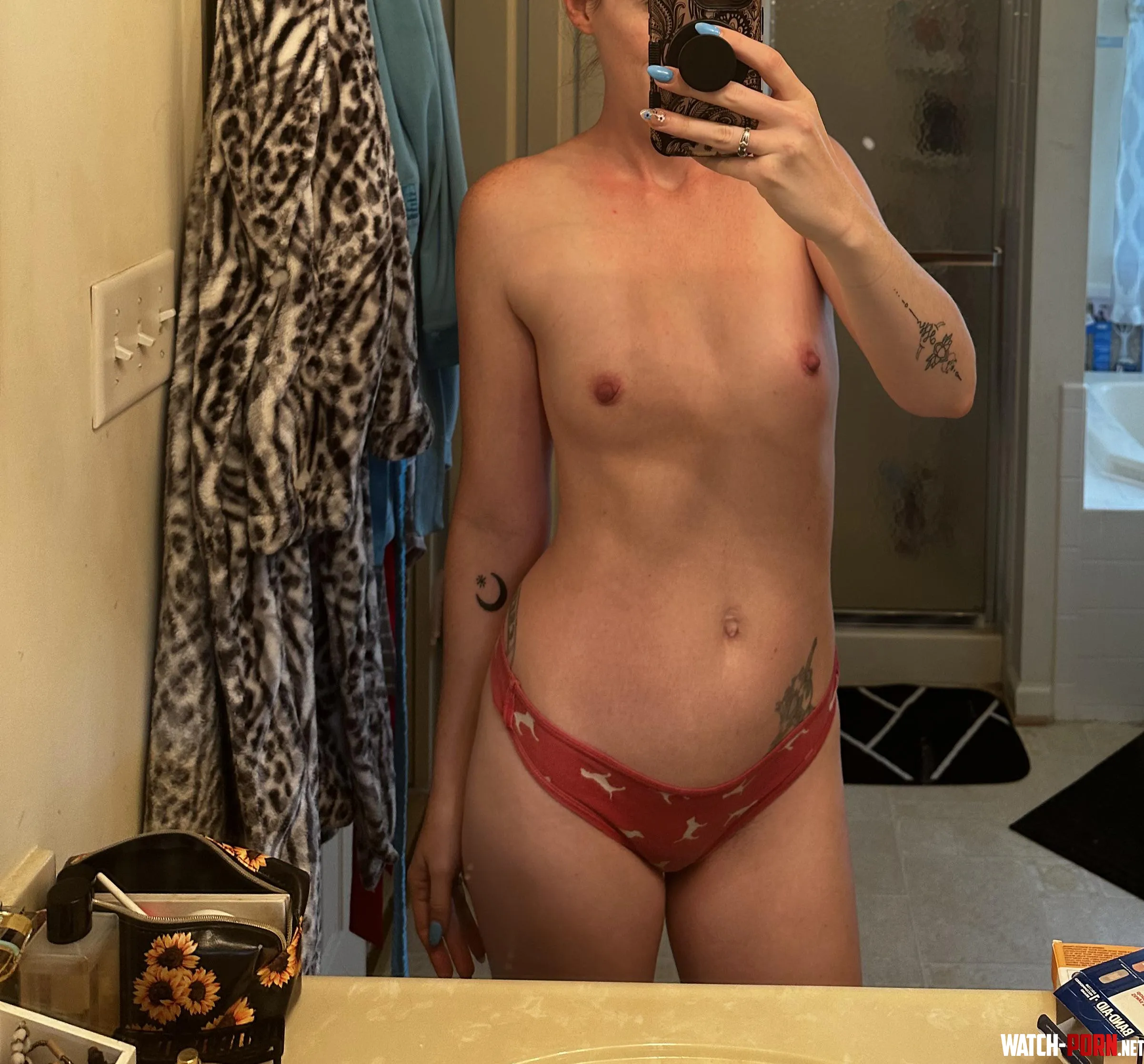 32 and a mom of 4.. but still as horny as I was in my 20s just now I fuck better.. by Cay_Bakes
