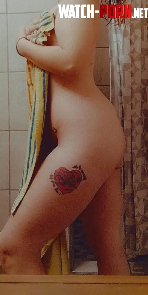Pretty little legs needing to be worshipped by jayyvee066