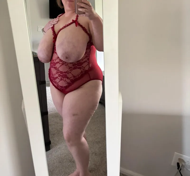 Thumbnail MaeveMountains and the Chubby Housewife Narrative