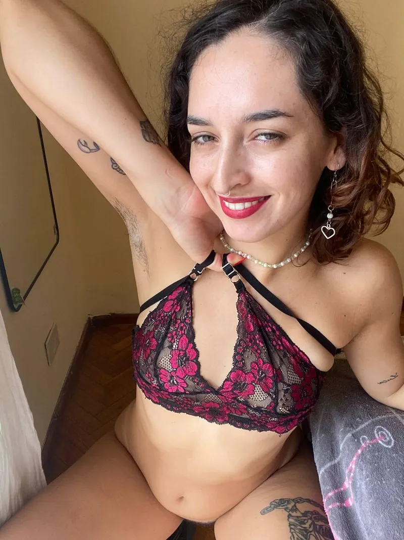 Thumbnail Self-Confidence with Hairy Armpits: Let's Discuss! | Latinxscorpion