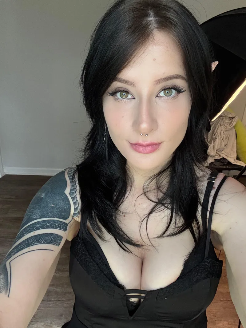 Thumbnail Bigtiddygothgf Confessions: Are Mine Considered Big? | CrunchiiCos