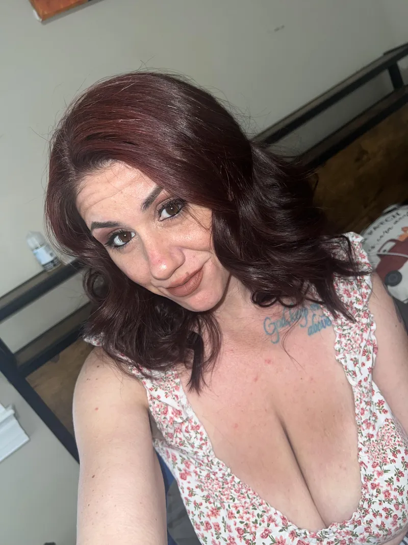 Thumbnail Perfection in a Top: A Story of Subtle Seduction | Robinbaby1990