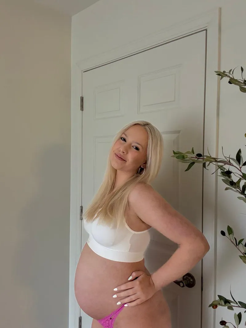 Thumbnail SlutyBaddie's Provocative Question: Down on a Pregnant Girl?