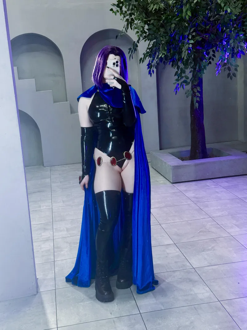 Thumbnail Neyrodesu's Transformation: Raven Cosplay Reveal | cosplaygirls