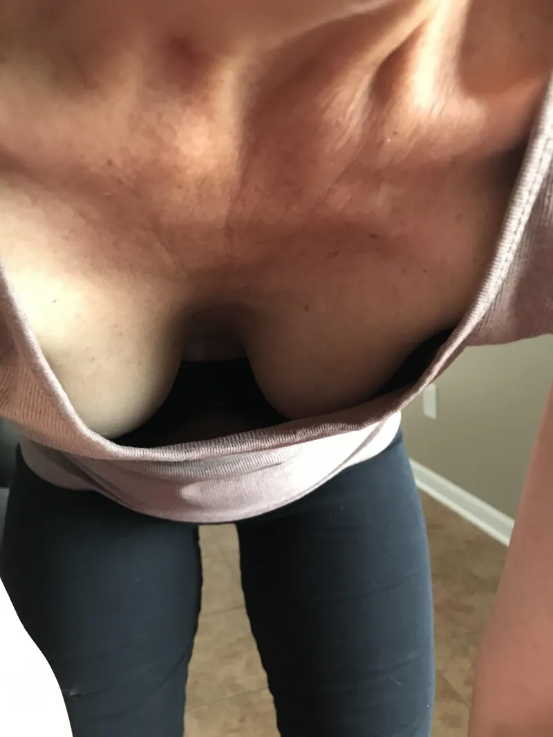 Thumbnail Busy-Panic4756: Proud 54-Year-Old Wife | downblouse