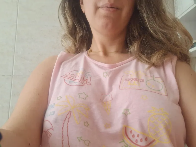 Thumbnail Morning Greetings! | daddysgirl09_12 in Braless
