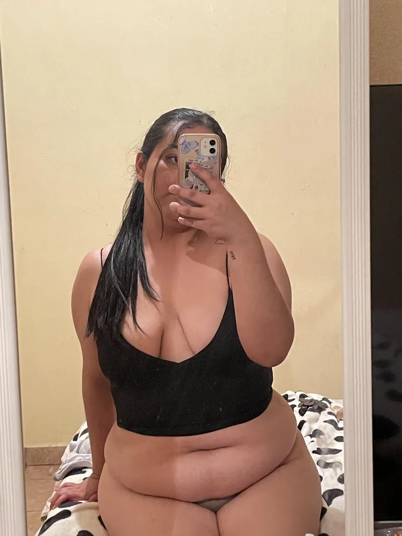 Thumbnail ChubbyGirl19g's Night Together: Anticipating the First Move